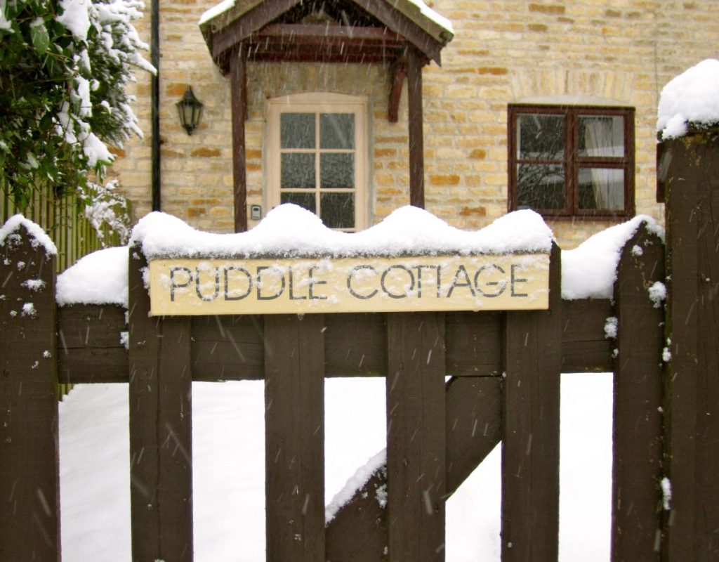 Snowy Puddle Cottage!
